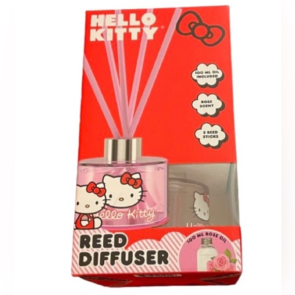 Hello Kitty lavender scented reed diffuser with oil and 5 reed sticks new - Picture 3 of 3